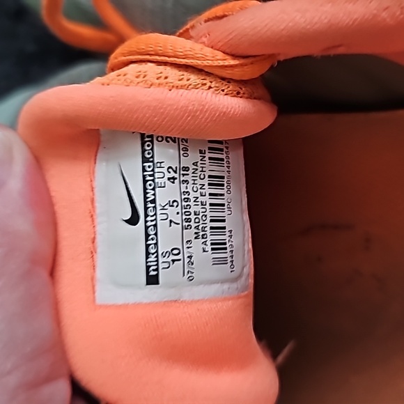 Nike women's size 10 - Picture 3 of 4